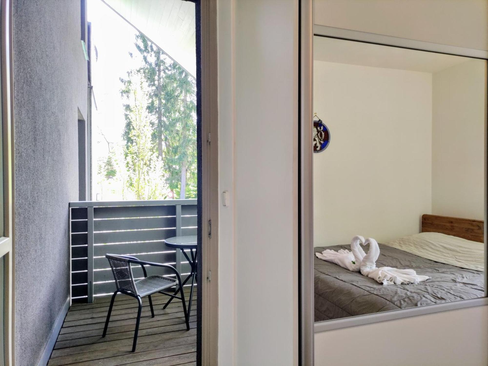 WELLNESS APARTMÁN RESIDENT HARRACHOV C308 Horský apartmán 2KK s velkou terasou a vlastním parkováním v garáži Harrachov Exterior foto